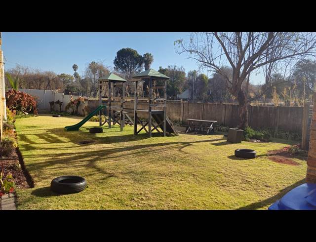 2 BEDROOM DUPLEX FOR SALE IN WILLOW PARK